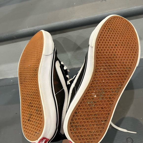 Vans sneakers!! Size women 6.0 men 4.5 - Picture 6 of 9